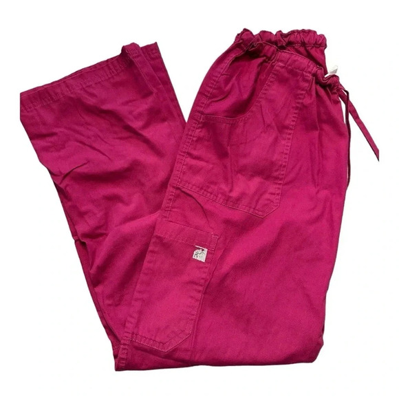 UA size M women’s scrub pants and top - Picture 3 of 9